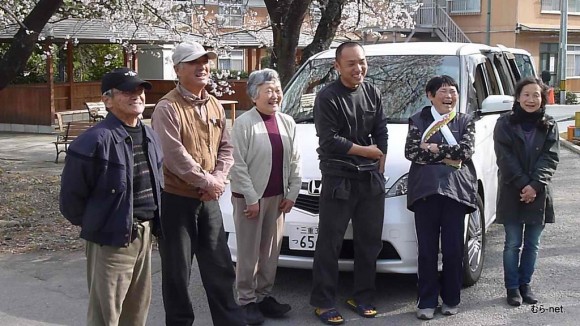 石巻炊き出しへ出発する第1陣