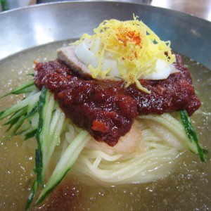 お楽しみの釜山式冷麺