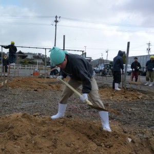 養鶏法にてハウス建設