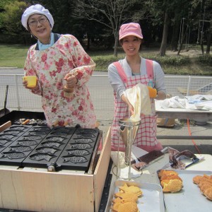 7-2013-04-25 学園野外食 013