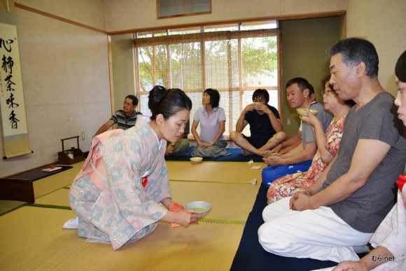 ツェツェグさんもお運びで初登場