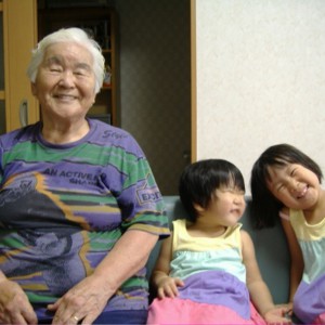 荒瀬つやこさん(85歳)元気です。週に3回プールに通っています。