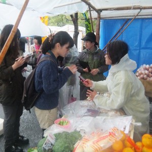 物販店ではアンケートやメルアド交換も