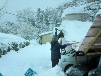 駐車場の雪降ろし