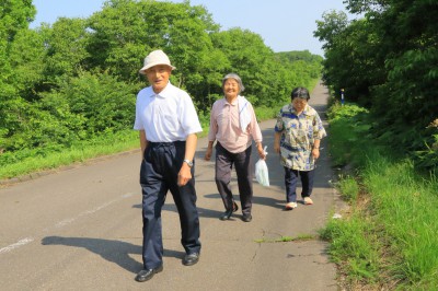 別海実顕地へ菊池夫婦と門脇治子さん、韓国実顕地のユン・ソンユルさんが来ておられます。