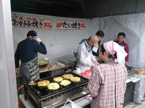 お好み焼きと鯛焼きは豊里ファームでお馴染みのあの人が