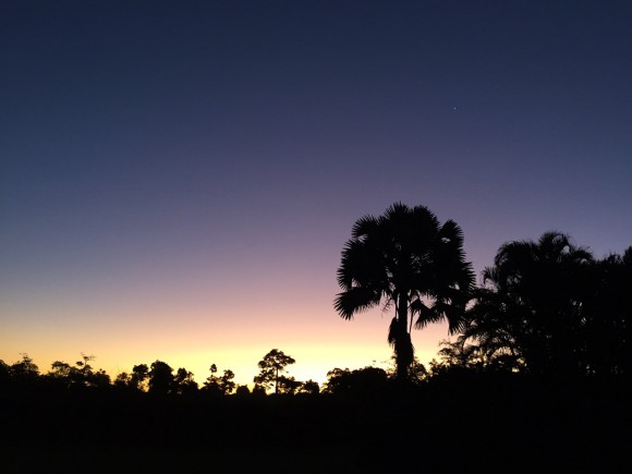  オーストラリア実顕地の夕焼け