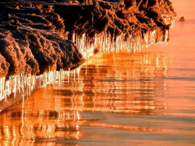 海の氷柱