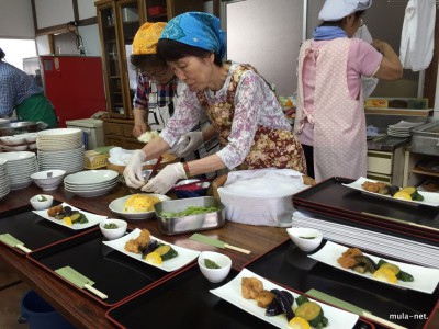 豊里から永旗ひろこさん、吉田元子さん、内部川から溝口宏子さんが来てくれました。