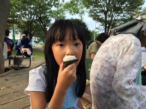 豊里の野外食。仔牛すごく可愛かったよ。でも肉もおいしいね。