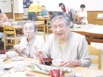 高野橋チエさん92歳 佐藤セツさん85歳