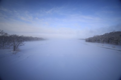 朝霧のヤウシュベツ川