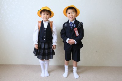 別海実顕地  2人が小学一年に入学しました。