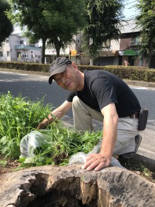 柳さん:「柳さんさぁ、美化してって言ったら『表の道路の草引きする』って行っちゃったんだよね～」