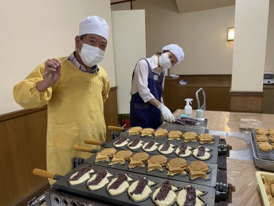 「夫婦たい焼き」。朝市やファームフェアで人気の一品です。