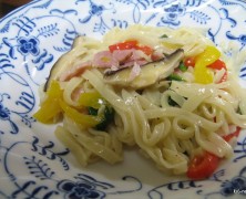 生パスタの簡単・野菜たっぷりソース【レシピ】