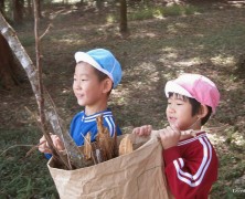 幼年さんは森へシバ刈りに～♪