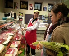 生肉販売の店をやって【豊里ファーム】