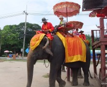 タイ実顕地にて