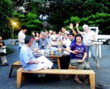 8月の食事会は、野外食事会【岡部】