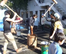 みんなでお餅つき 【多摩】